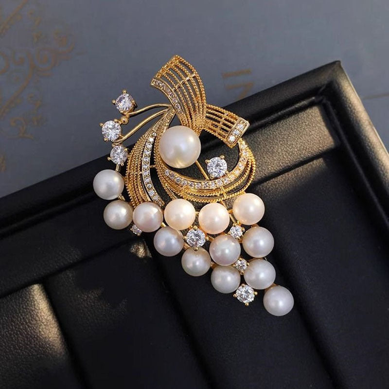 "Elegance in Bloom β Pearl Cluster Brooch"