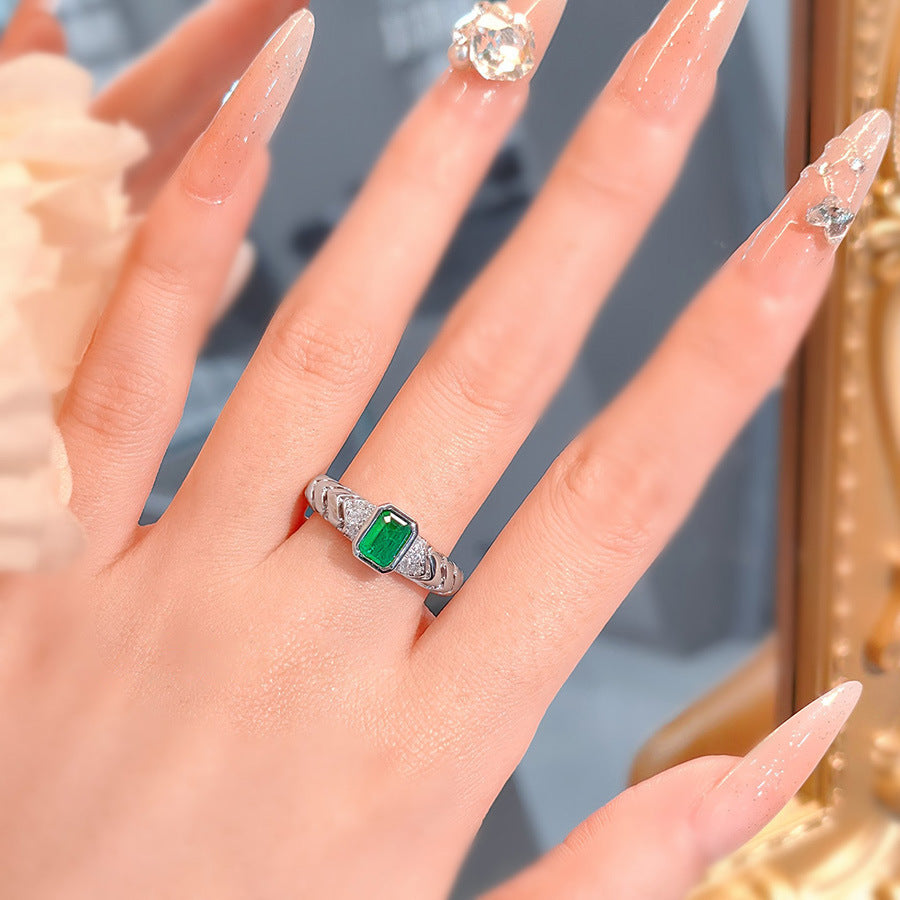 "Retro Rouge – Gemstone Statement Ring"