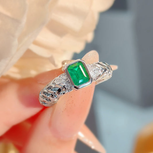 "Retro Rouge – Gemstone Statement Ring"