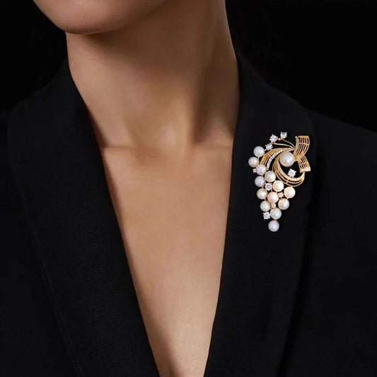 "Elegance in Bloom – Pearl Cluster Brooch"