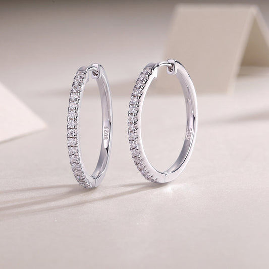 "Luxe Spark – Moissanite Ear Clip Set"