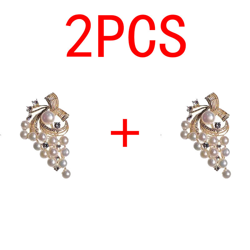 "Elegance in Bloom – Pearl Cluster Brooch"