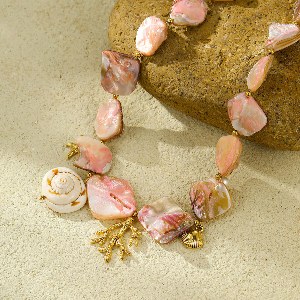 "Coastal Charm – Coral & Shell Vacation Necklace"