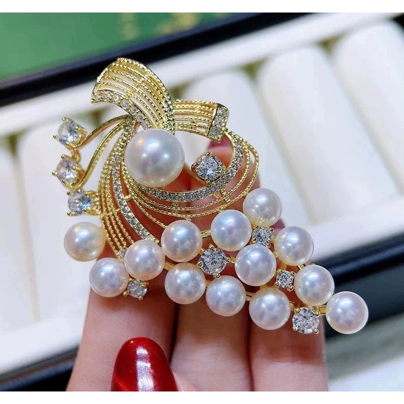"Elegance in Bloom – Pearl Cluster Brooch"