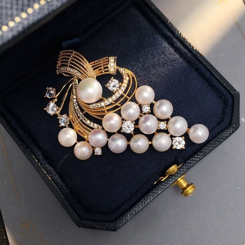 "Elegance in Bloom – Pearl Cluster Brooch"